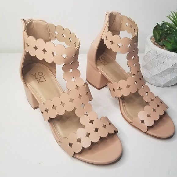 Yoki Scalloped t-strap sandal - Picture 2 of 6